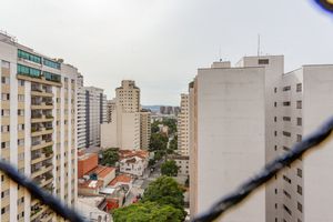 Image 44 - 851546