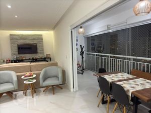 Image 17 - 851555