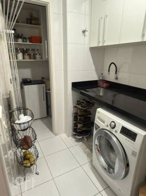 Image 3 - 851555
