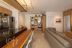 Image 6 - 851568