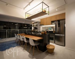 Image 1 - 851568