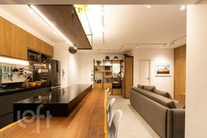 Image 4 - 851568