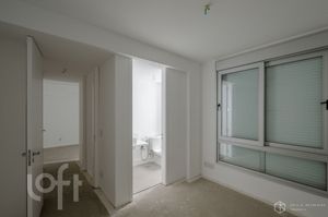 Image 7 - 851575