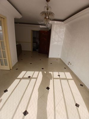 Image 3 - 851606