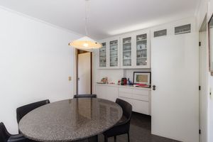 Image 38 - 851611
