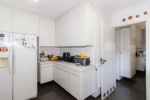 Image 44 - 851611