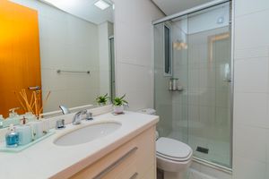 Image 19 - 851623