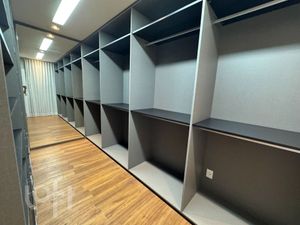Image 19 - 851625