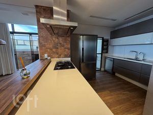 Image 7 - 851625