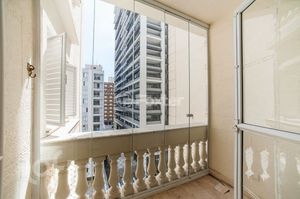 Image 6 - 851635