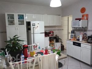 Image 2 - 851640