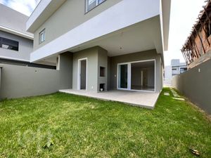 Image 10 - 851654