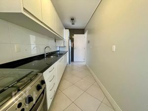 Image 9 - 851675