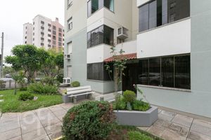 Image 25 - 851685