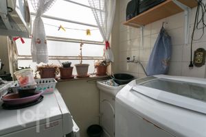 Image 7 - 851685