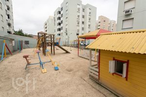 Image 27 - 851685