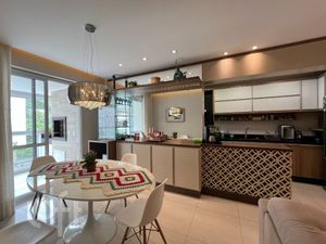 Image 4 - 851706