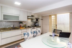 Image 3 - 851713