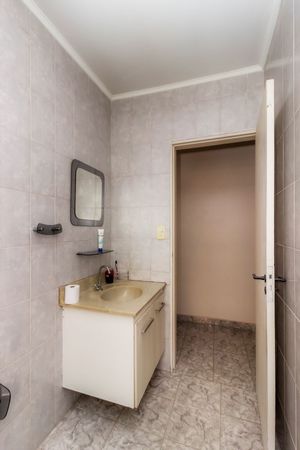 Image 23 - 851713