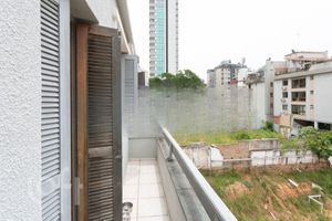 Image 12 - 851718