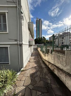 Image 15 - 851718