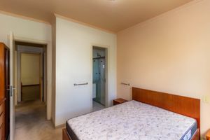 Image 19 - 851736