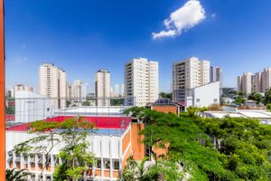 Image 21 - 851736