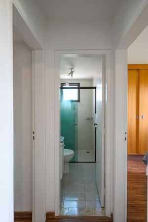 Image 21 - 851744