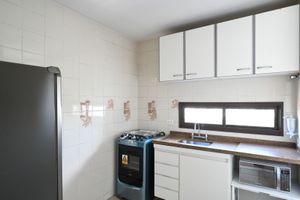 Image 13 - 851744