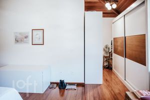 Image 19 - 851752