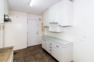 Image 33 - 851753