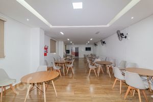 Image 33 - 851798