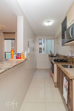 Image 19 - 851798