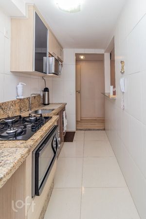 Image 22 - 851798