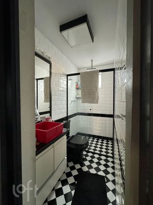 Image 21 - 851828