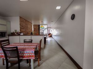 Image 6 - 851839
