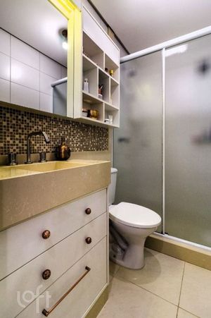 Image 9 - 851874