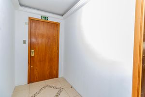 Image 6 - 851876