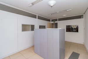 Image 10 - 851876