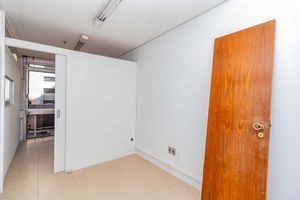 Image 13 - 851876
