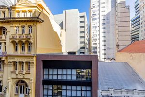 Image 21 - 851876