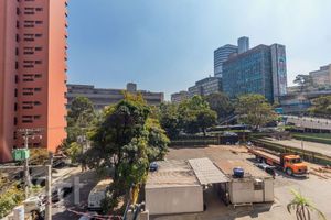 Image 12 - 851926