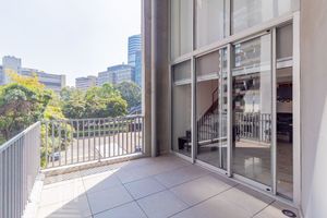 Image 10 - 851926