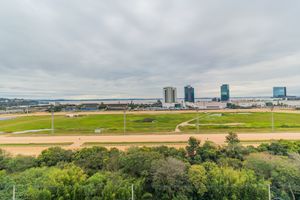 Image 8 - 851964