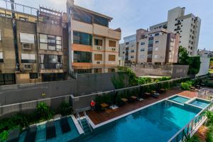 Image 8 - 852058