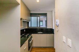 Image 35 - 852058