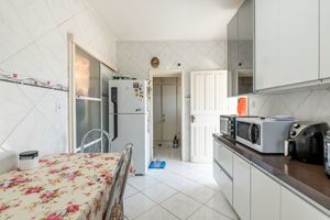 Image 17 - 852089