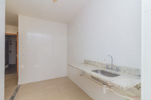 Image 21 - 852101