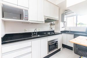 Image 13 - 852140