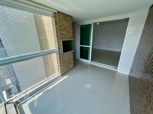 Image 9 - 852152